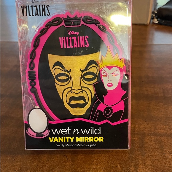 Wet n Wild Disney Villains Vanity Mirror & Bath Body Works Candle NWT - Picture 5 of 7